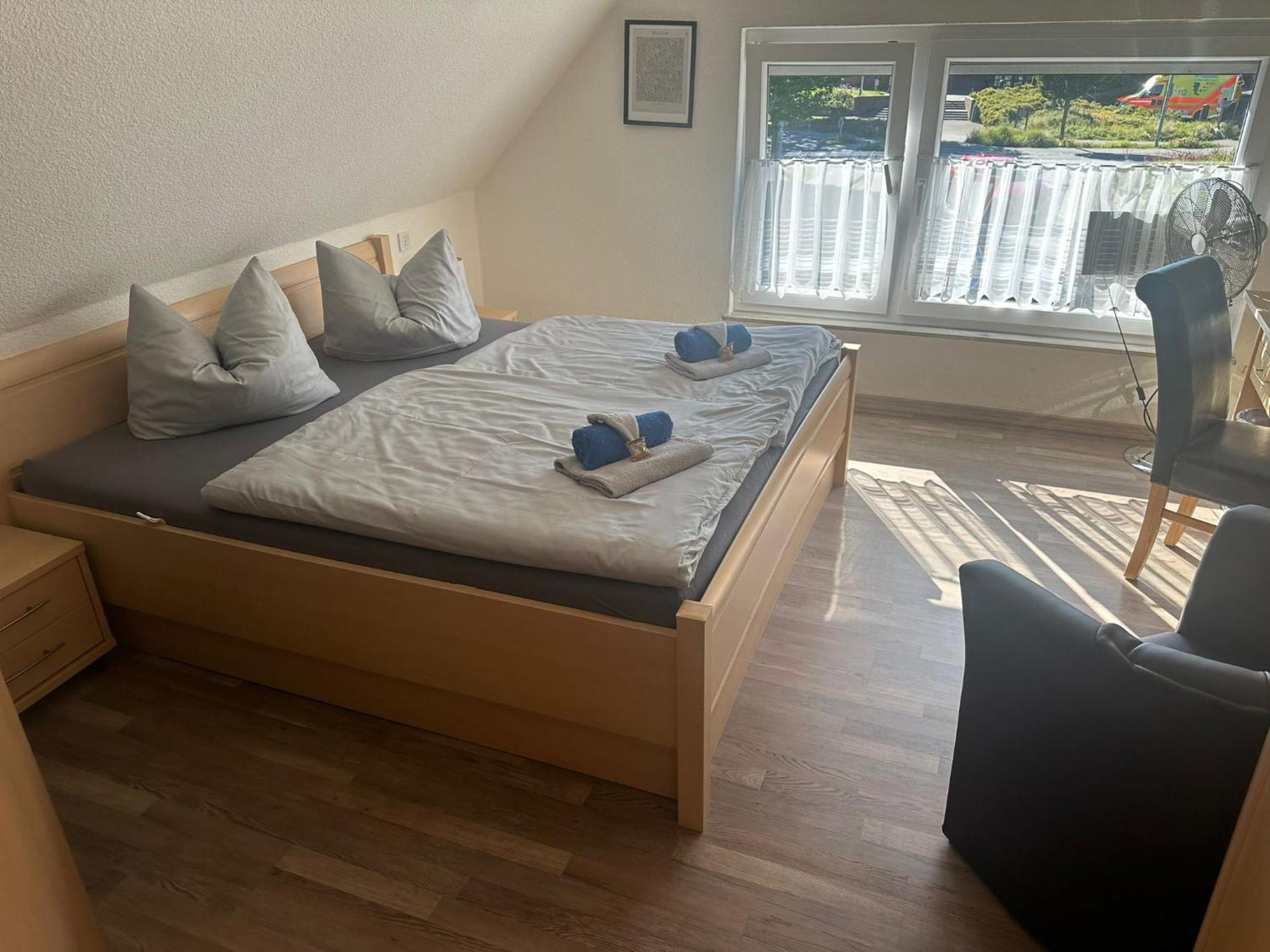 Zentrale Doppelbettzimmer Nordenham Exteriör bild