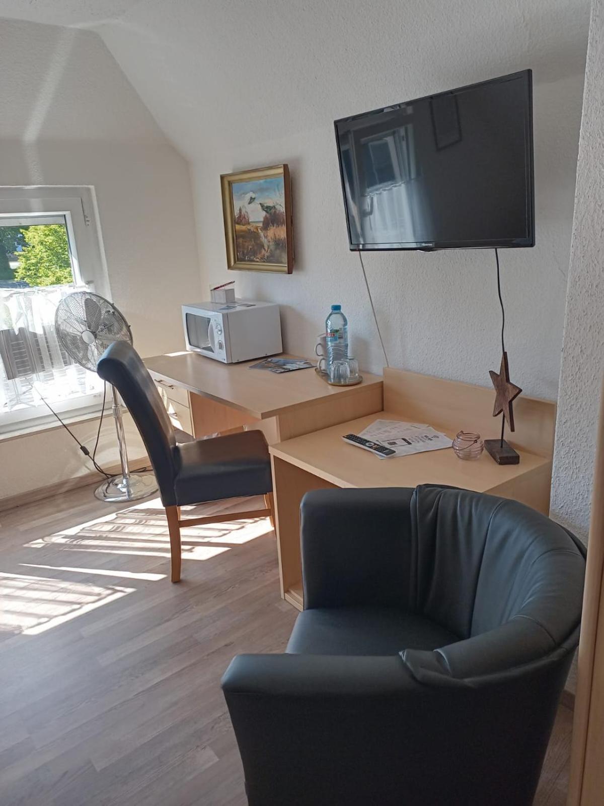 Zentrale Doppelbettzimmer Nordenham Exteriör bild