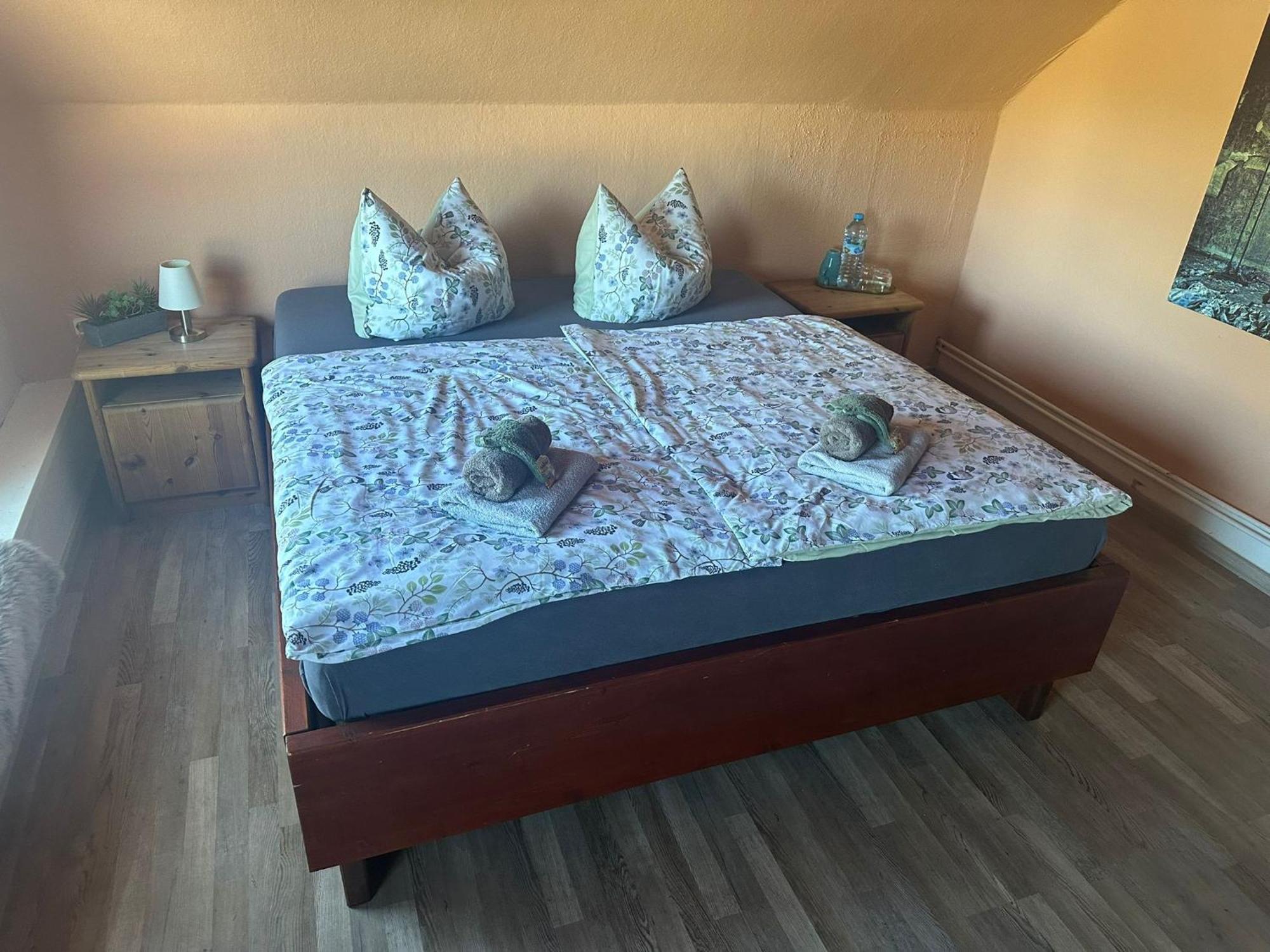 Zentrale Doppelbettzimmer Nordenham Exteriör bild